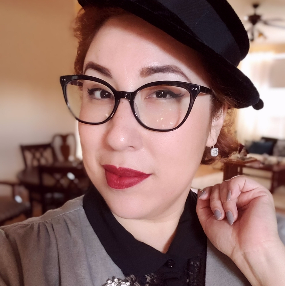 Meet your Posher, Laura